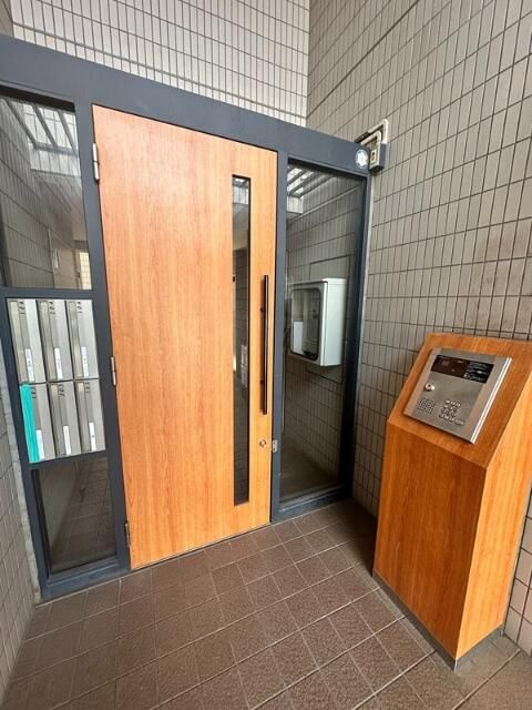 リュゼ経堂のエントランス