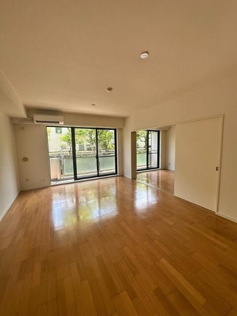 リュゼ経堂の居間・リビング