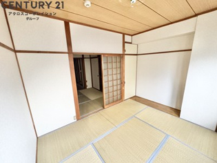 サンエイ第一ビルの居間