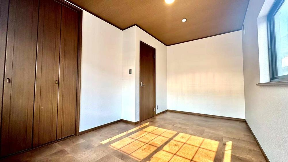 南野1丁目　中古一戸建ての子供部屋|洋室7.0帖　2階
■物件内覧・資金計画相談・住宅ローン相談、リフォーム相談、お問合せ受付中■
※当日・翌日のご内覧、ご相談はお電話でのお問合せがスムーズです！