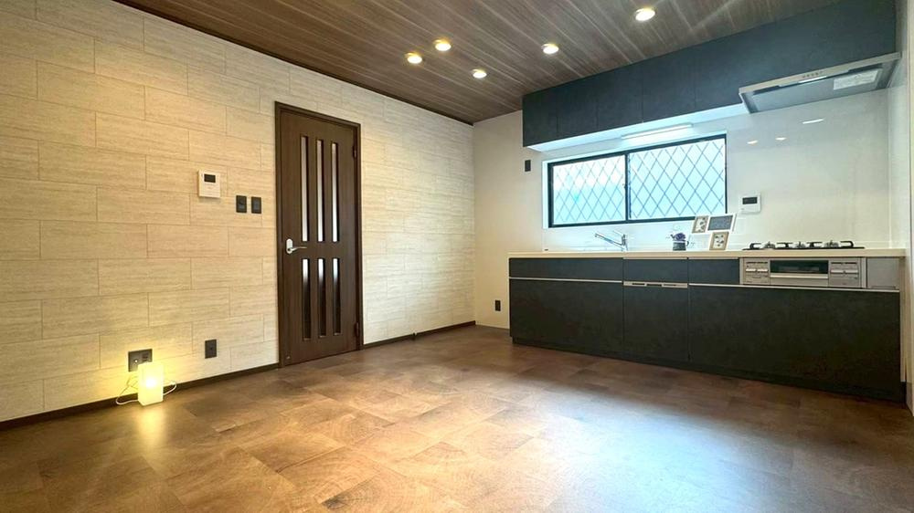 南野1丁目　中古一戸建ての居間・リビング|LDK10.0帖
■物件内覧・資金計画相談・住宅ローン相談、リフォーム相談、お問合せ受付中■
※当日・翌日のご内覧、ご相談はお電話でのお問合せがスムーズです！