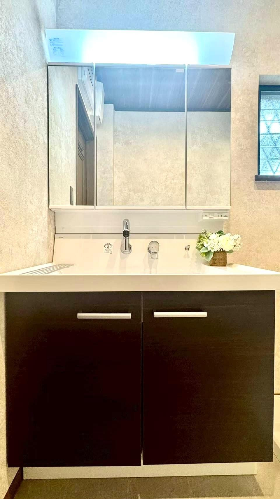 南野1丁目　中古一戸建ての独立洗面台|シャワー付き洗面化粧台
■物件内覧・資金計画相談・住宅ローン相談、リフォーム相談、お問合せ受付中■
※当日・翌日のご内覧、ご相談はお電話でのお問合せがスムーズです！