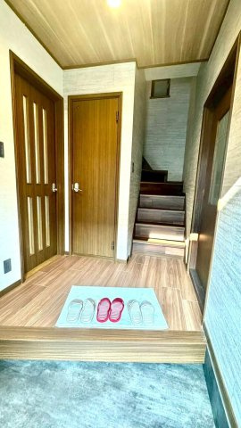 南野1丁目　中古一戸建ての玄関|■物件内覧・資金計画相談・住宅ローン相談、リフォーム相談、お問合せ受付中■
※当日・翌日のご内覧、ご相談はお電話でのお問合せがスムーズです！