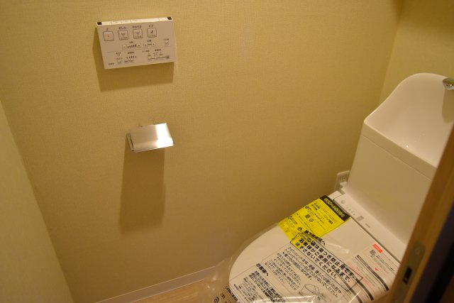 昭島市美堀町５丁目の中古マンションのトイレ