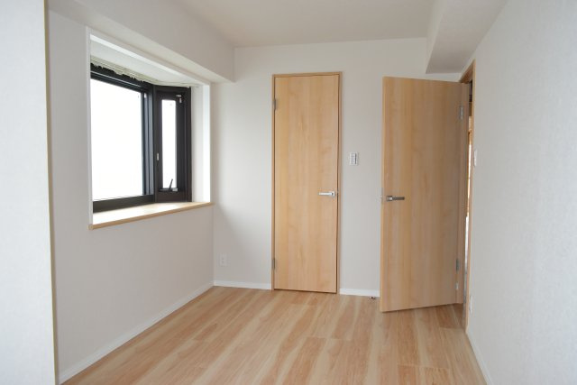 昭島市美堀町５丁目の中古マンションの洋室