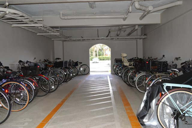 昭島市美堀町５丁目の中古マンションの駐輪場