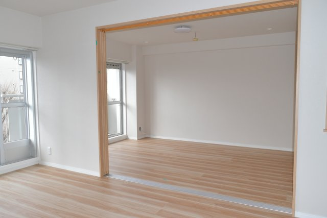 昭島市美堀町５丁目の中古マンションの洋室