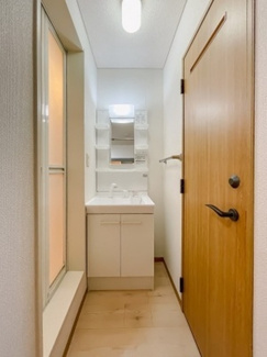 【洗面所】 | 明るい洗面所です