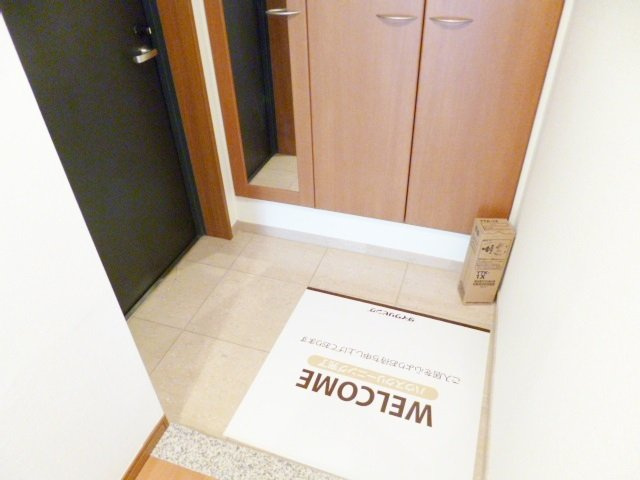 ロイヤルパークス新田の玄関|玄関です☆