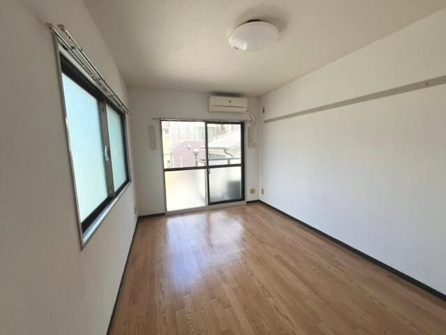 ビアン国立の居間・リビング