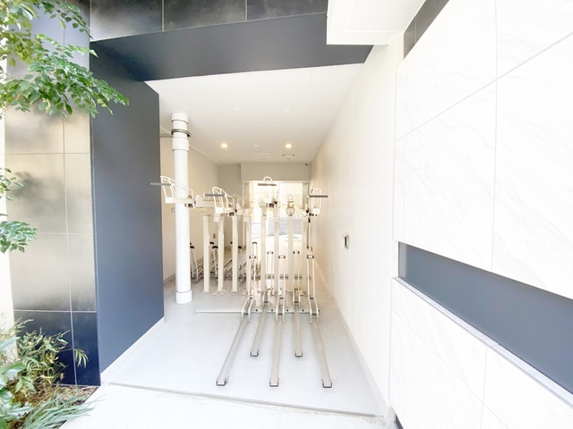 エスティメゾン赤羽Ⅱのその他共用部分|屋根付きの駐輪場もあります！！