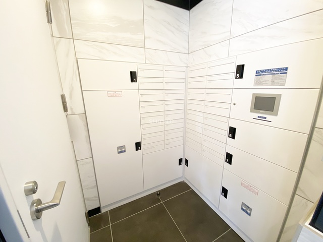 エスティメゾン赤羽Ⅱのその他共用部分|集合ポストと宅配BOXです☆★