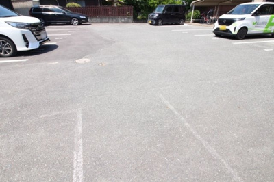 【駐車場】 | セジュール諸岡 | 駐車場
