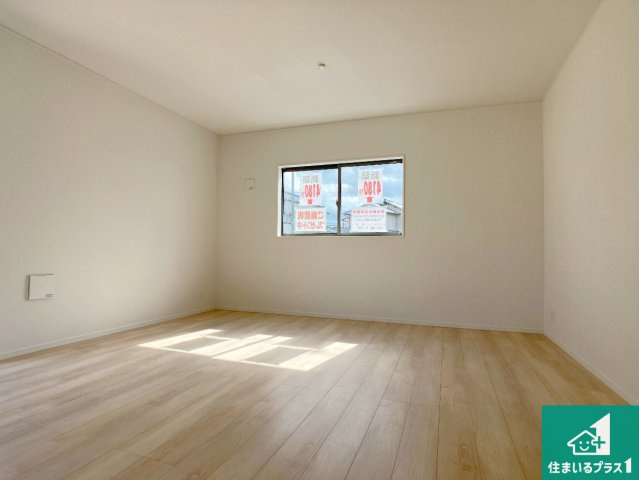 明石市大久保町谷八木　第6-1期　新築一戸建ての洋室|シンプルな洋室は、自分好みのインテリアが楽しめます♪ご家族とインテリアや家具を選びに行くのは新築購入時の醍醐味の一つです。ぜひお楽しみください♪