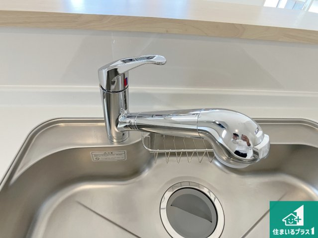 明石市大久保町谷八木　第6期　新築一戸建ての設備|浄水器を内蔵！炊飯時、お茶を作る時に安心してお水を使えます！お湯と冷水、浄水と原水、シャワーの切替えもワンタッチです！