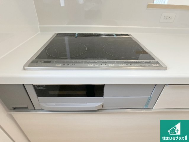 明石市大久保町谷八木　第6期　新築一戸建ての設備|ダブル高火力Ｓｉセンサー付きコンロ！３口あるので、まとめて料理をする時も大活躍！