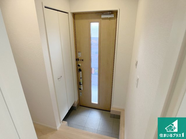 明石市大久保町谷八木　第6期　新築一戸建ての玄関|シューズボックスにはたくさんの靴が収納できるので玄関周りはいつもスッキリ！ご家族が増えても安心！