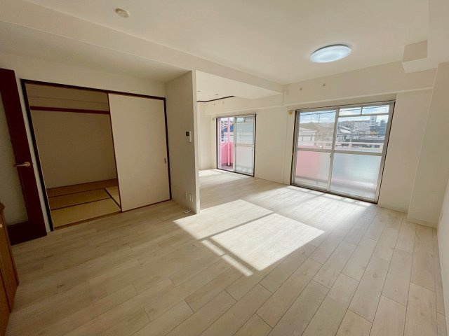 鈴彩館の居間・リビング