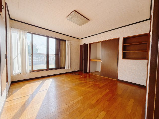 【中古戸建】佐波郡玉村町大字川井の洋室|■2階洋室｜2階各居室には収納をご用意しています♪常にお部屋を綺麗に保てます！小さなお子様も自然とお片付けができるようになるのでうれしいですよね！