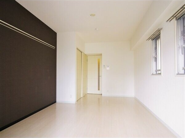 プレシャスコート金山の居間・リビング