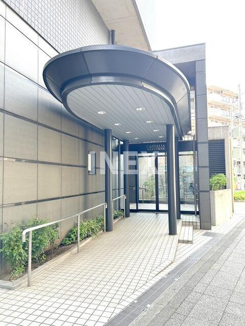 カスタリア桜木町のエントランス