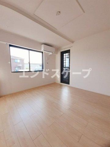 カーサ　リリーの居間・リビング|高崎、前橋のお部屋探しはエンドスケープまで！お客様の理想お聞かせ下さい♪