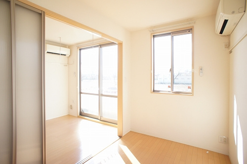 シャーメゾン実咲 弐番館の洋室