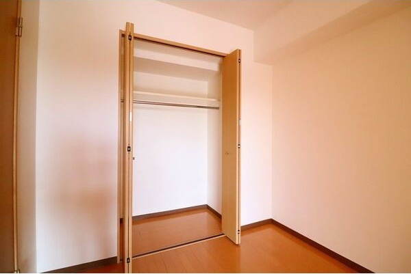 サンマール金山南の収納