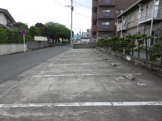 【駐車場】