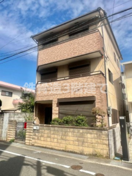 新田本町　中古一戸建ての構造・工法・仕様|鉄骨造3階建て
■物件内覧・資金計画相談・住宅ローン相談、リフォーム相談、お問合せ受付中■
※当日・翌日のご内覧、ご相談はお電話でのお問合せがスムーズです！