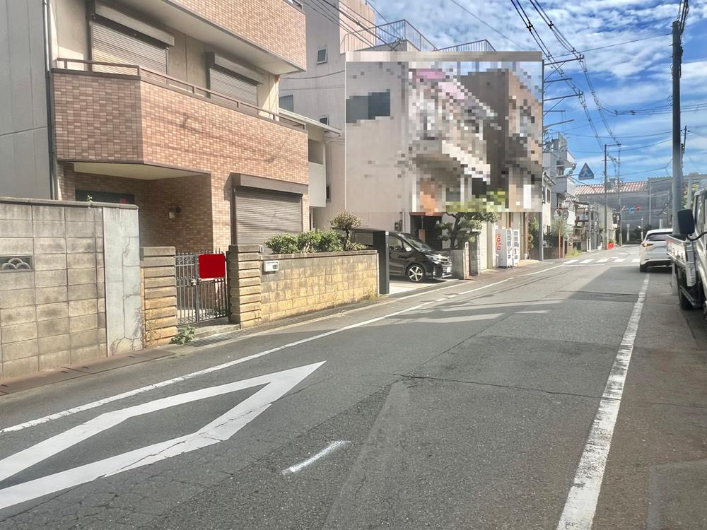 新田本町　中古一戸建ての前面道路含む現地写真|■物件内覧・資金計画相談・住宅ローン相談、リフォーム相談、お問合せ受付中■
※当日・翌日のご内覧、ご相談はお電話でのお問合せがスムーズです！