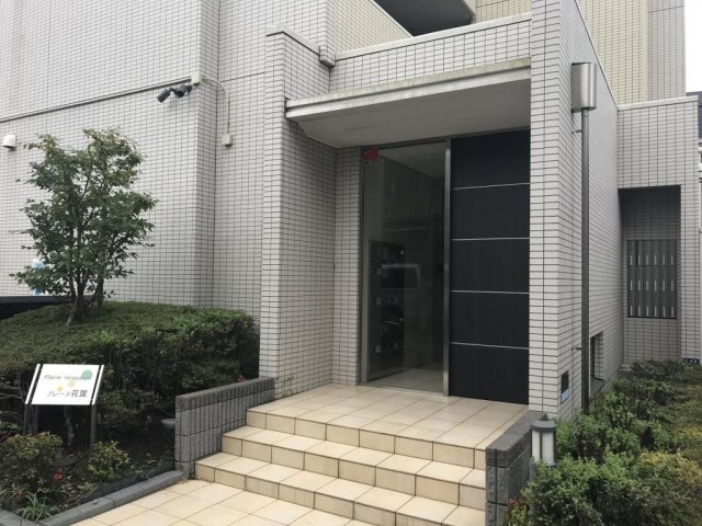 プレーヌ花筐のエントランス