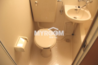 【トイレ】 | 赤羽ツゥー・ツゥー | トイレ・洗面台（同一仕様写真）