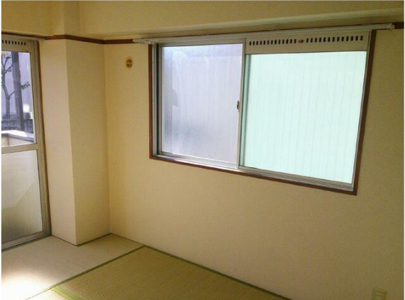 コーポ三軒茶屋　三面採光　角部屋　振分　両面バルコニーの和室