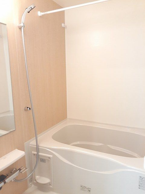 サンビオラ砂口の浴室|広々使えるお風呂。浴室乾燥機やオートバス、追い焚き機能付きで便利です