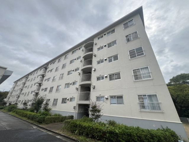 神陵台東住宅　46号棟の外観