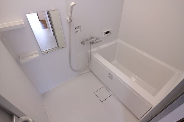 コーポつつじが丘の浴室