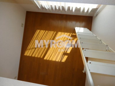 【寝室】 | ベルハイツ | 収納・寝室にも使えるロフト(同一仕様写真）