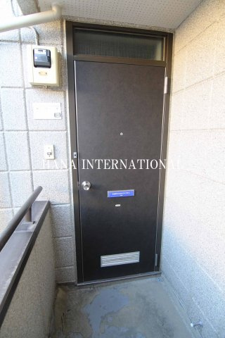 汀ハイツの玄関