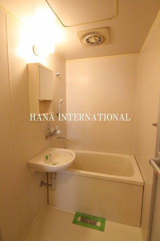 汀ハイツの浴室