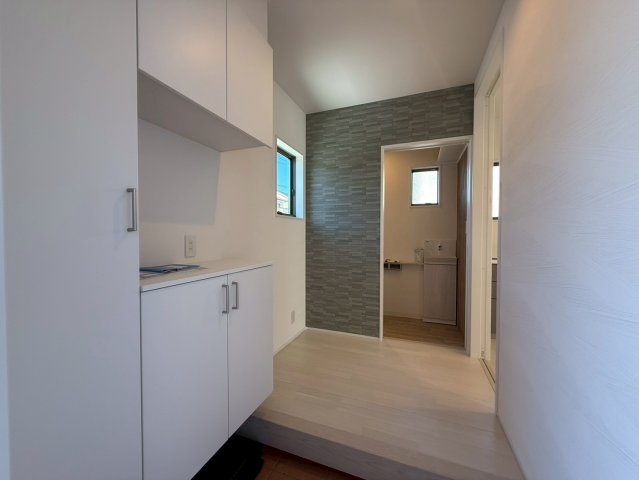 高知市一ツ橋町　新築一戸建ての玄関|収納力たっぷりのシューズボックス付き♪