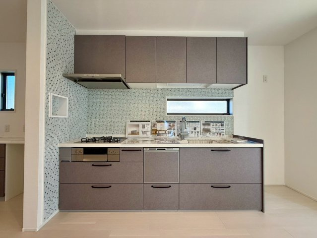 高知市一ツ橋町　新築一戸建てのキッチン|動きやすい動線で、家事の時短が叶うキッチン