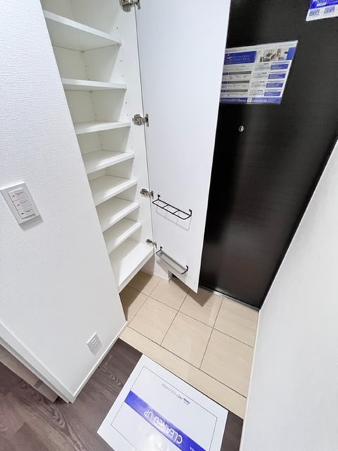 レジディア文京本郷Ⅳの玄関|※写真は同タイプの別室になります