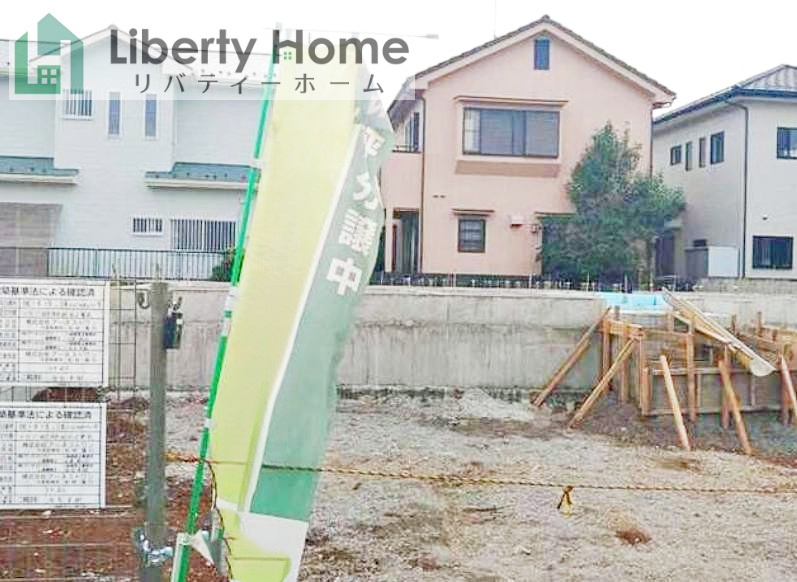 龍ケ崎市城ノ内第9　新築戸建　1号棟の前面道路含む現地写真