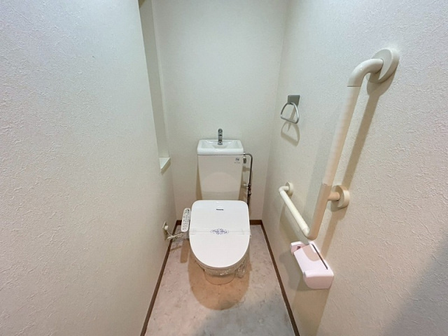 モントーレ久留米セントラルパークのトイレ|落ち着いた色調のトイレです