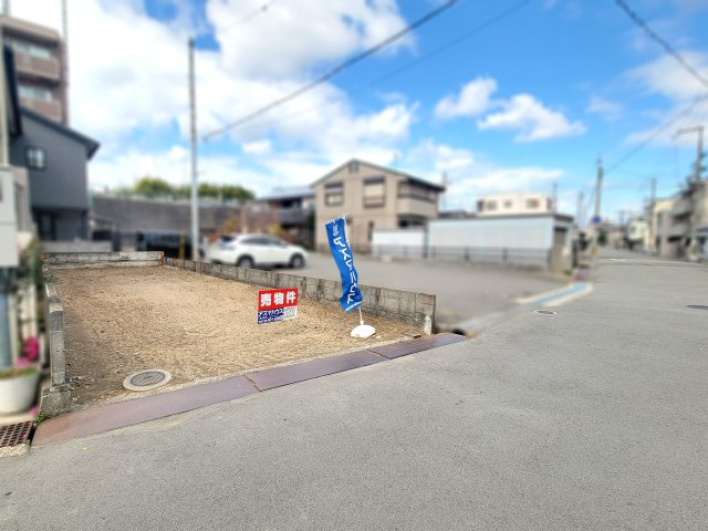 ライフフィールド東長町8丁目1区画の前面道路含む現地写真