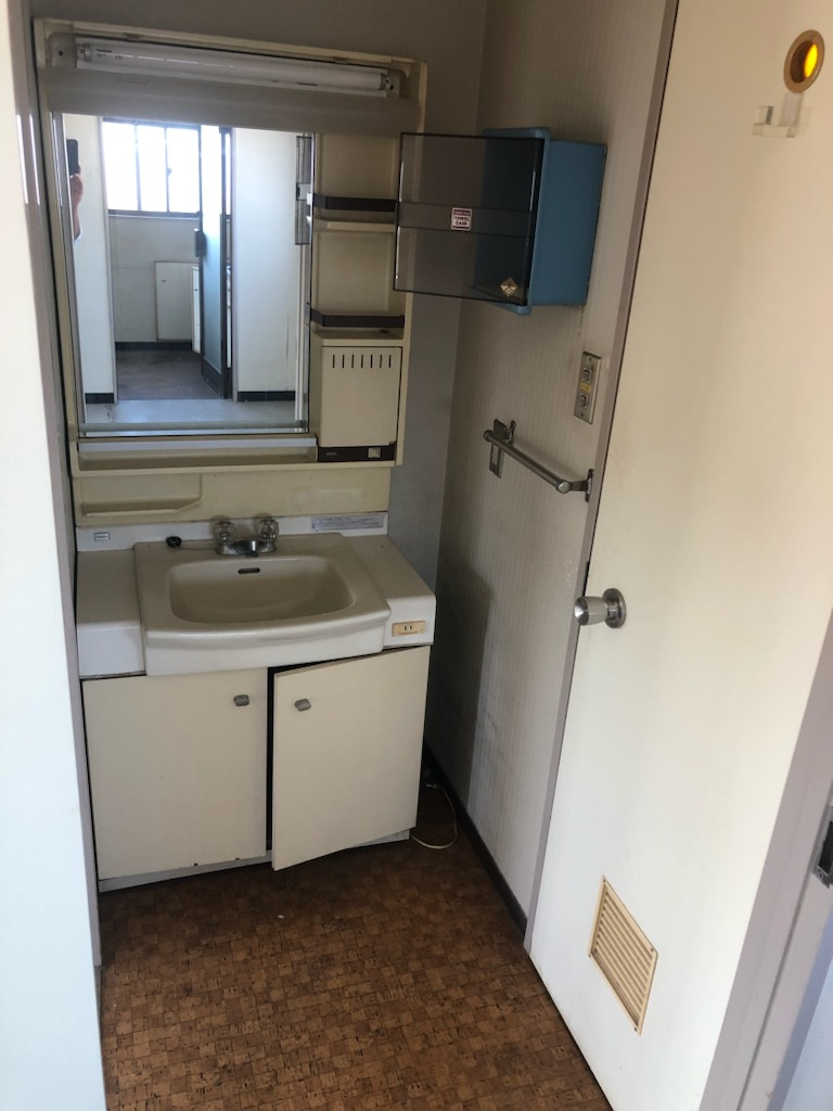 伊藤ビルの洗面所