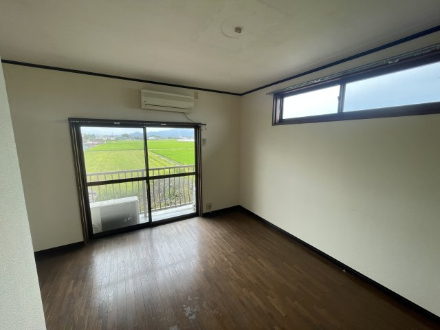 南区銭塘町2731-2の洋室