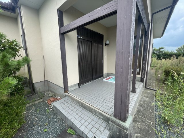 南区銭塘町2731-2の玄関