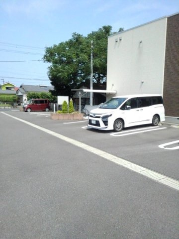 ラフレシール・Ｍの駐車場